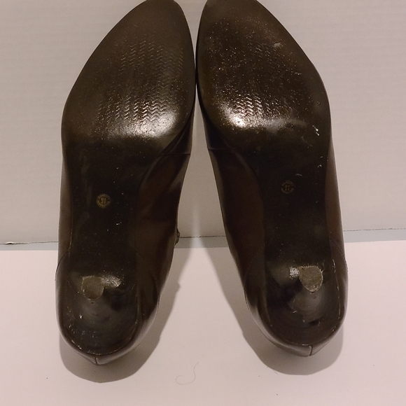 East 5th Ave Heels - Picture 11 of 13